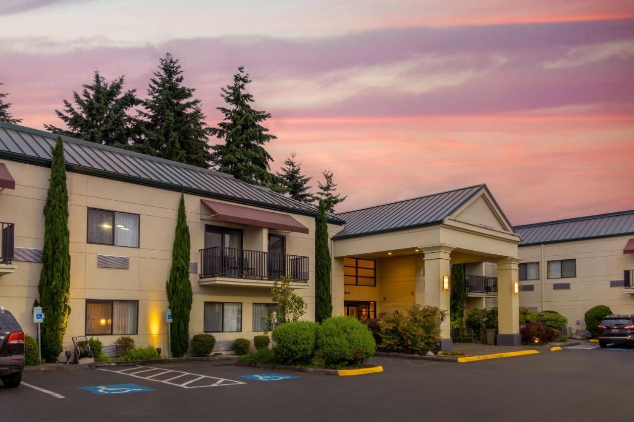 Best Western Plus Plaza By The Green Kent Exterior photo