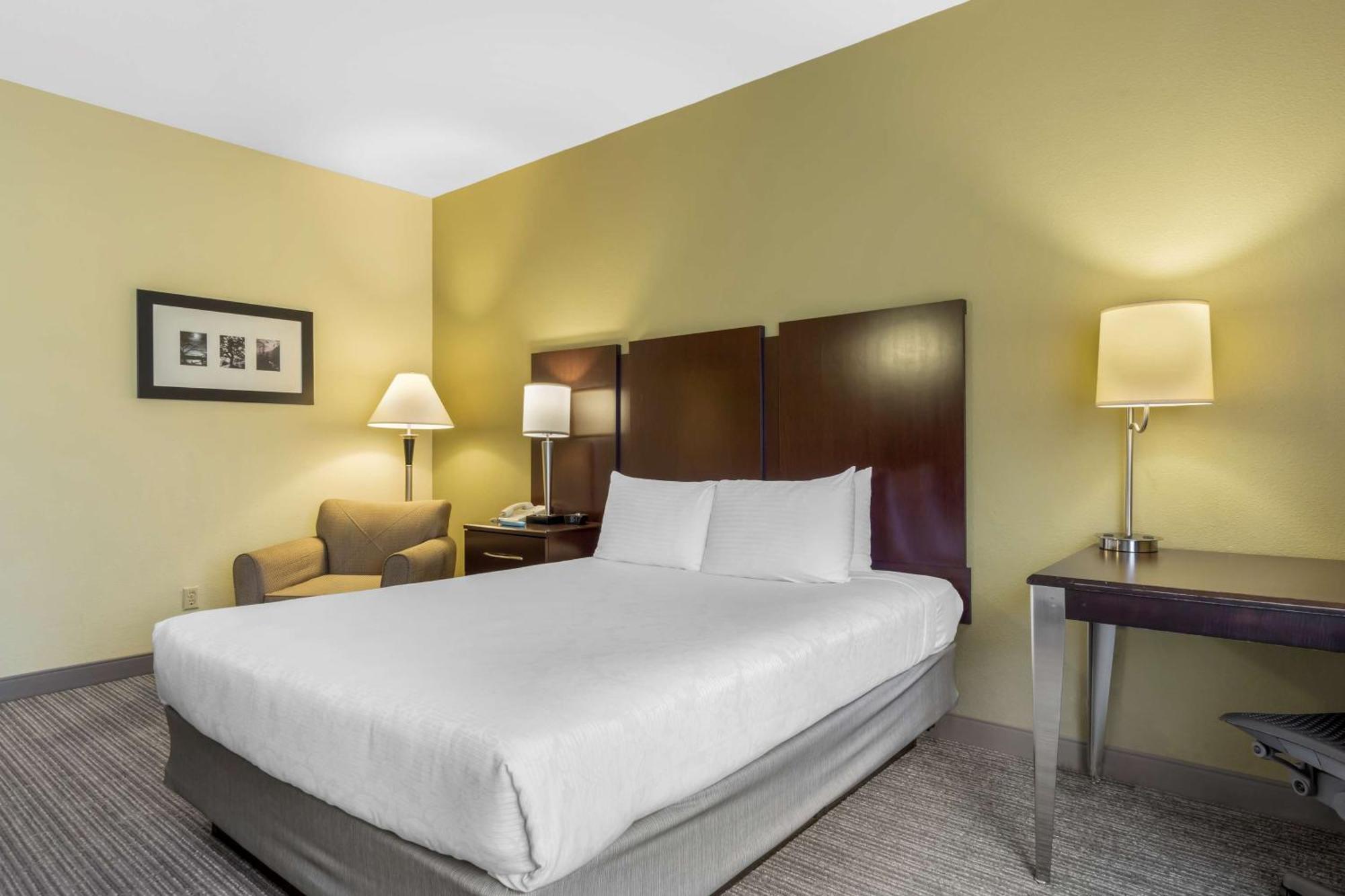 Best Western Plus Plaza By The Green Kent Exterior photo