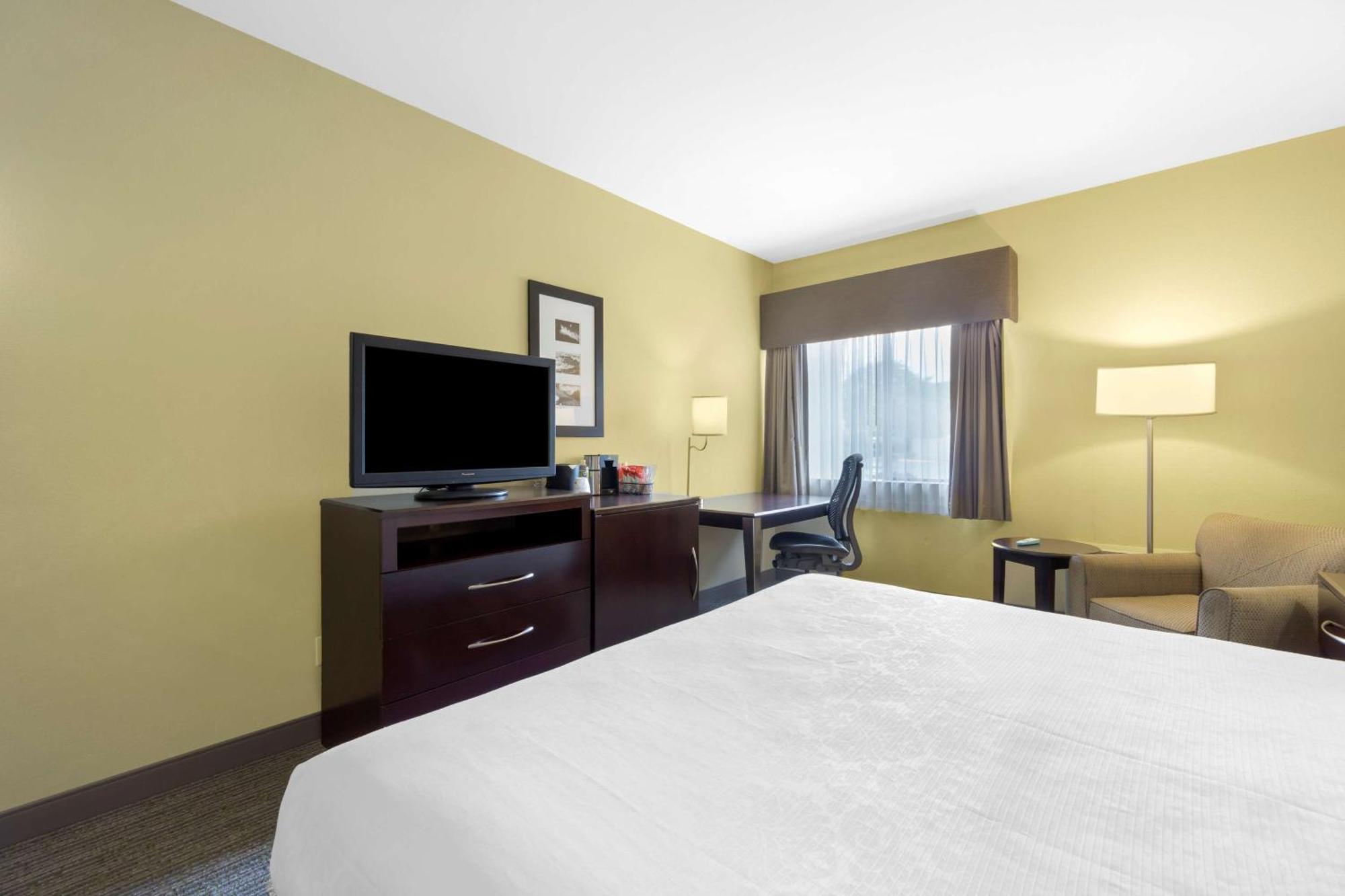 Best Western Plus Plaza By The Green Kent Exterior photo