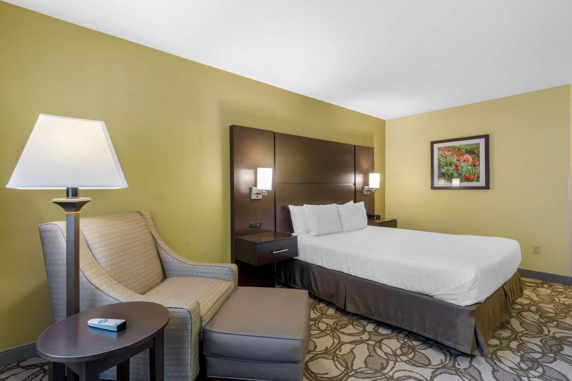 Best Western Plus Plaza By The Green Kent Exterior photo