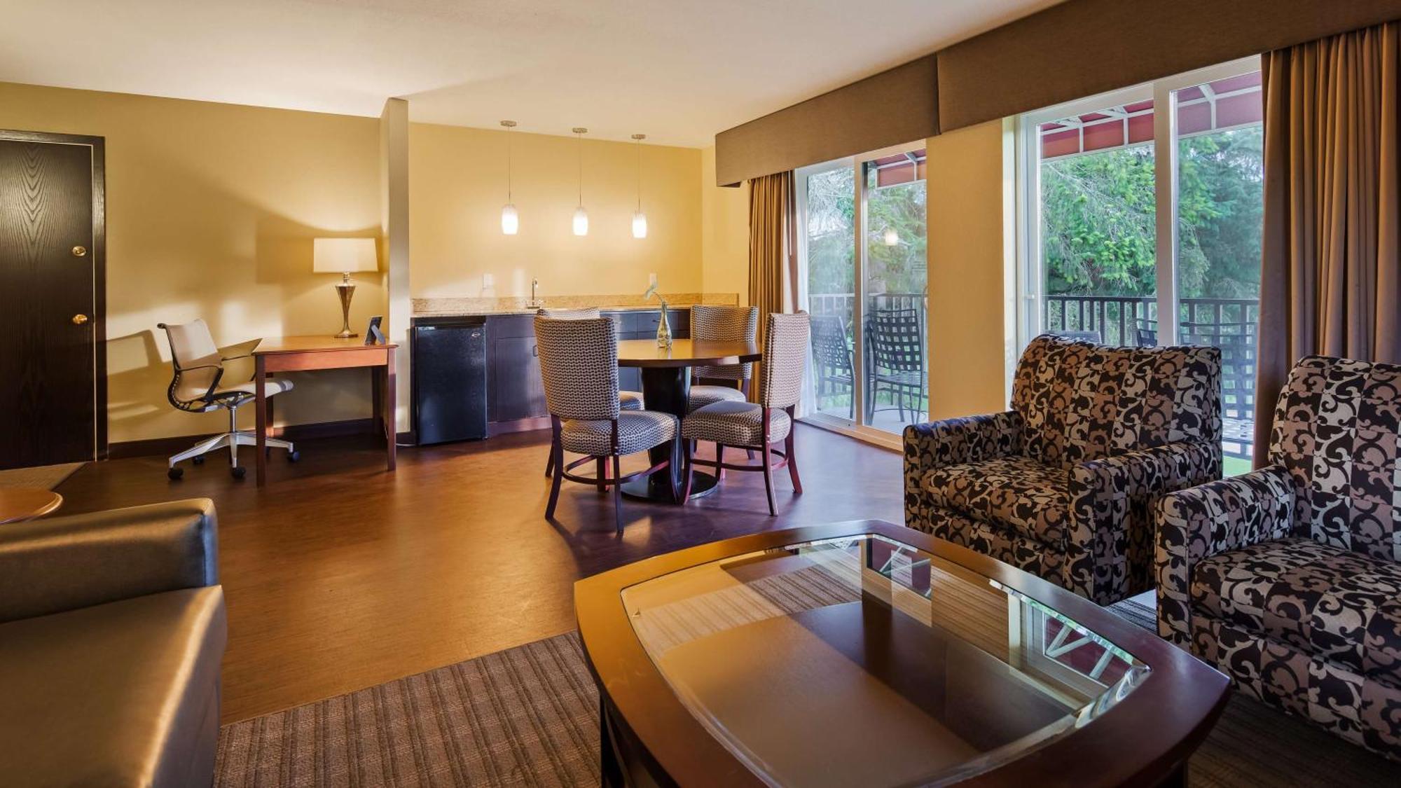 Best Western Plus Plaza By The Green Kent Exterior photo